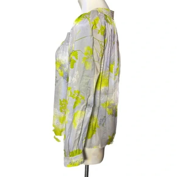 Calvin Klein top new with tag. BLACK FRIDAY DEALS CHECK OUT MY CLOSET - Picture 2 of 4